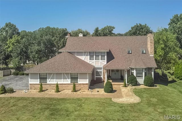 440 Meramec Way, St Charles, MO 63303
