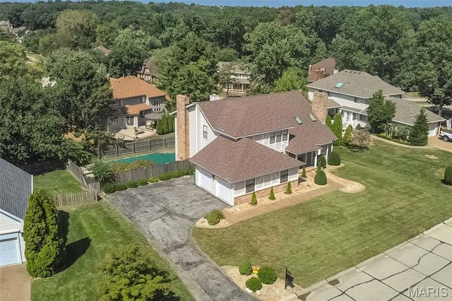 440 Meramec Way, St Charles, MO 63303