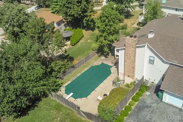 440 Meramec Way, St Charles, MO 63303