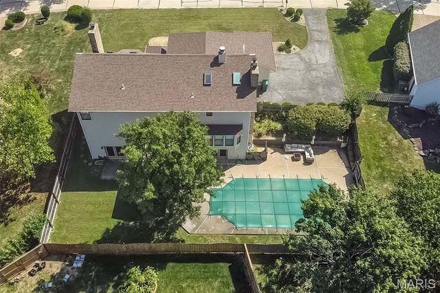440 Meramec Way, St Charles, MO 63303