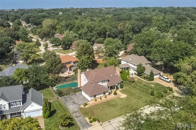 440 Meramec Way, St Charles, MO 63303