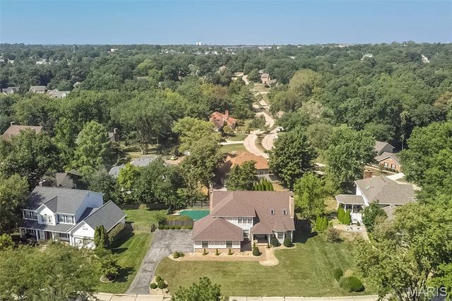 440 Meramec Way, St Charles, MO 63303