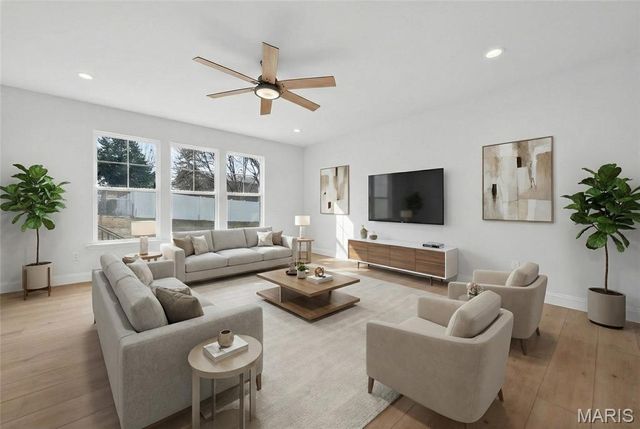 537 Ryehill Drive, St Peters, MO 63376