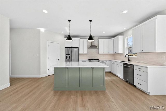 537 Ryehill Drive, St Peters, MO 63376