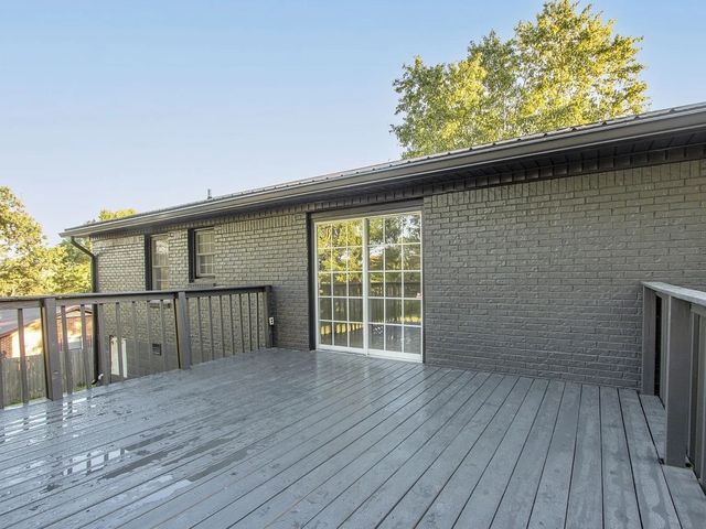 216 Gardendale Dr, Columbia, TN 38401