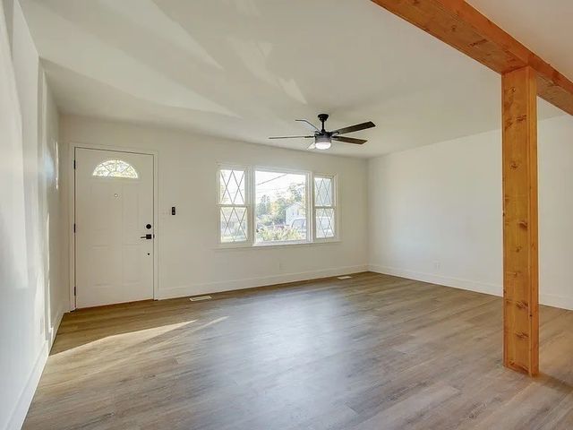 216 Gardendale Dr, Columbia, TN 38401