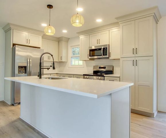 216 Gardendale Dr, Columbia, TN 38401