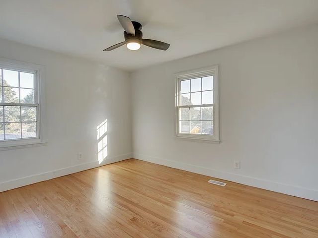 216 Gardendale Dr, Columbia, TN 38401