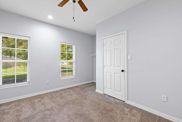 1223 Pine St, Kilgore, TX 75662