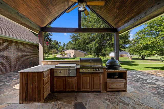1223 Pine St, Kilgore, TX 75662
