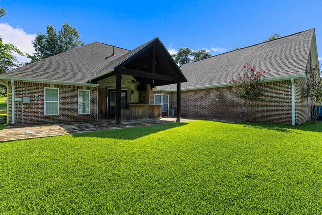 1223 Pine St, Kilgore, TX 75662