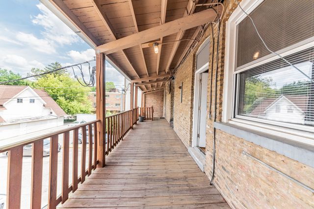 320 Lake Street 2R, Oak Park, IL 60302