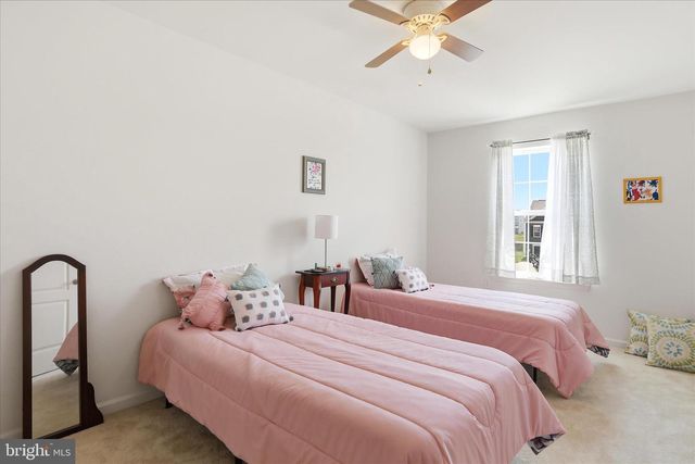 25 SULLYRUTH CT, Bunker Hill, WV 25413