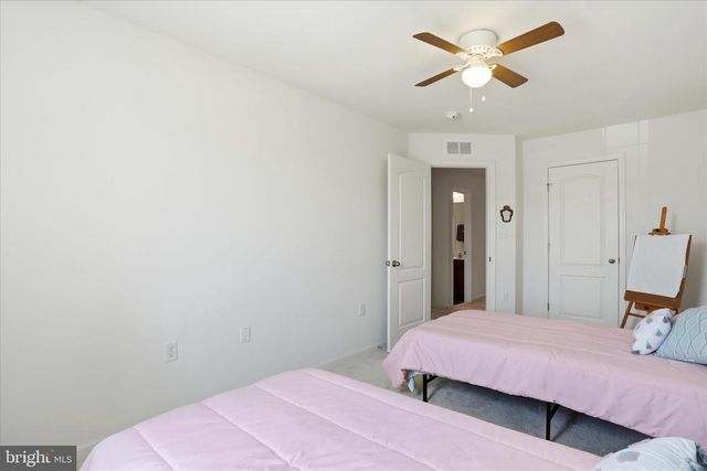 25 SULLYRUTH CT, Bunker Hill, WV 25413