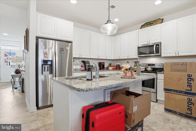 25 SULLYRUTH CT, Bunker Hill, WV 25413