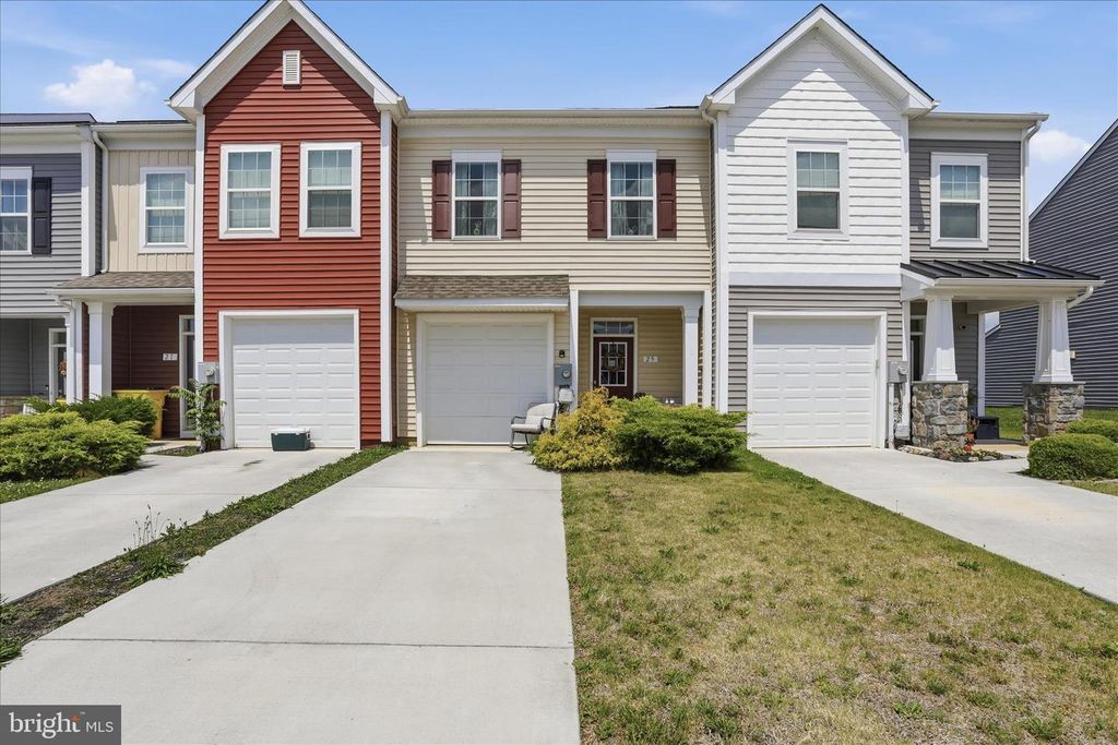 25 SULLYRUTH CT, Bunker Hill, WV 25413
