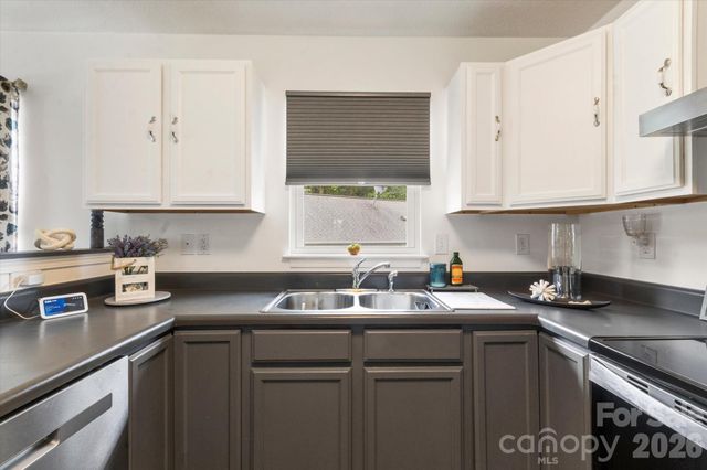 100 Victoria Springs Drive, Flat Rock, NC 28731