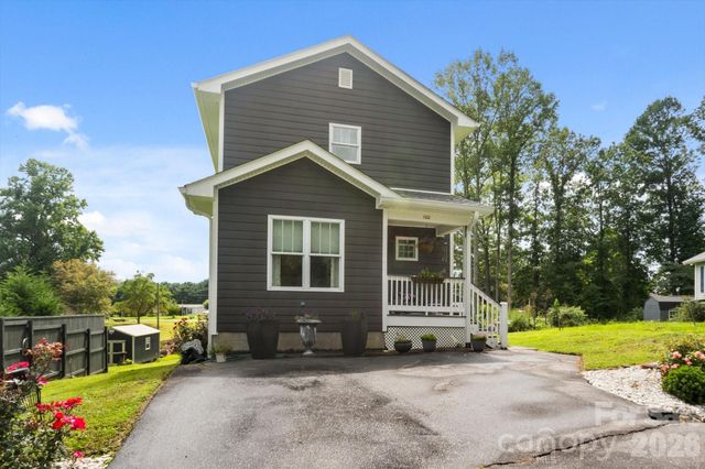 100 Victoria Springs Drive, Flat Rock, NC 28731