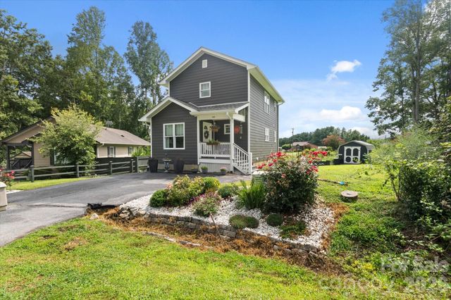 100 Victoria Springs Drive, Flat Rock, NC 28731