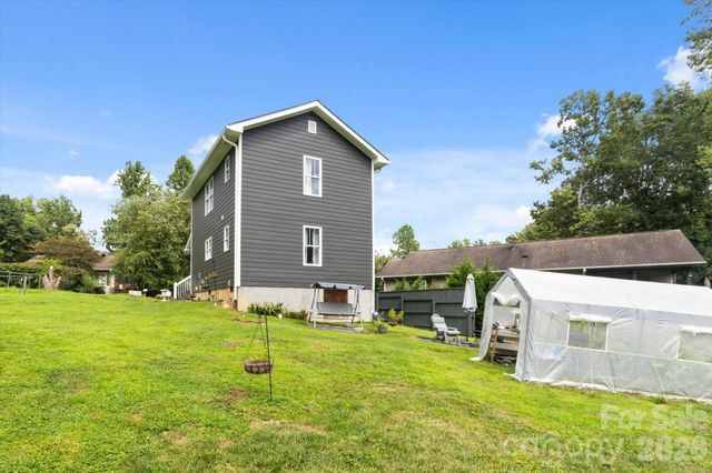 100 Victoria Springs Drive, Flat Rock, NC 28731