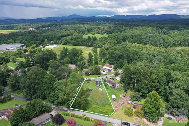 100 Victoria Springs Drive, Flat Rock, NC 28731