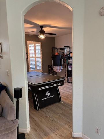 1724 Countrywood Ln, Escalon, CA 95320