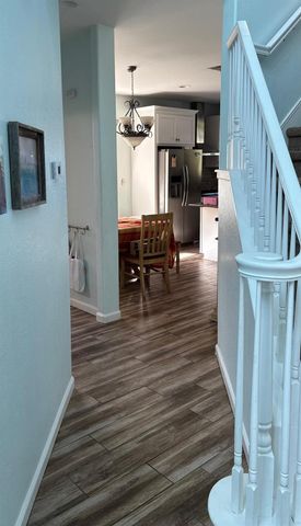 1724 Countrywood Ln, Escalon, CA 95320