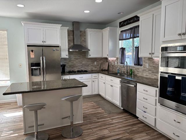 1724 Countrywood Ln, Escalon, CA 95320