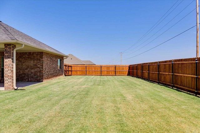6510 SW Whispering Oak, Lawton, OK 73505