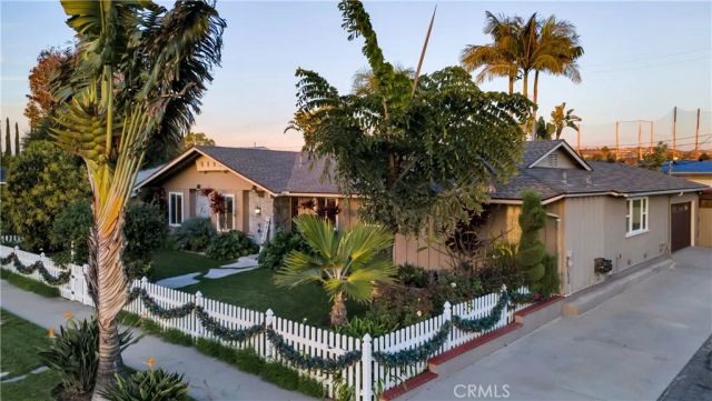 2129 N Pine, Orange, CA 92865