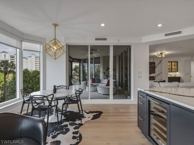 8787 Bay Colony DR 306, Naples, FL 34108