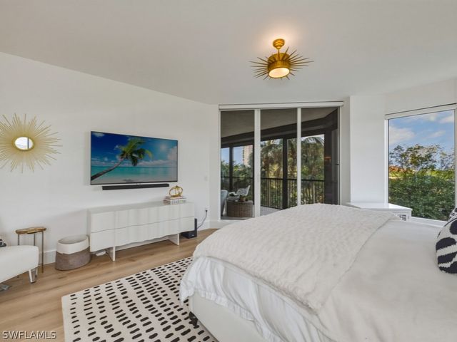 8787 Bay Colony DR 306, Naples, FL 34108