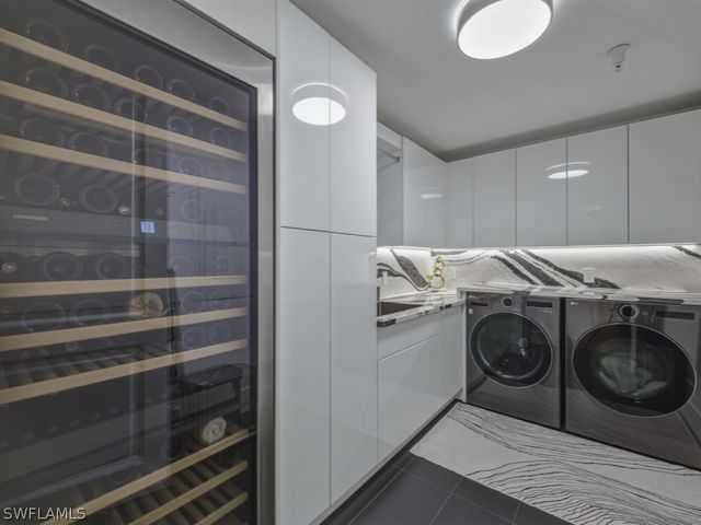 8787 Bay Colony DR 306, Naples, FL 34108