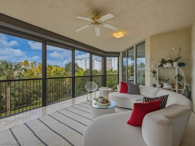 8787 Bay Colony DR 306, Naples, FL 34108