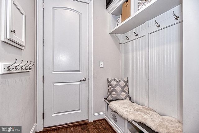 41514 CARRIAGE HORSE DR, Aldie, VA 20105