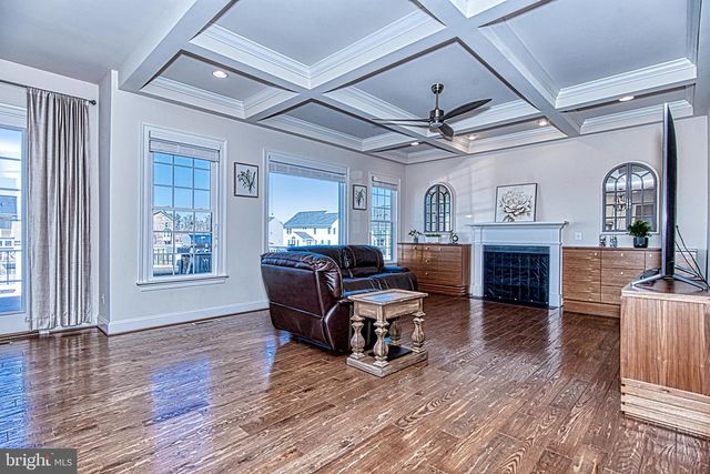 41514 CARRIAGE HORSE DR, Aldie, VA 20105