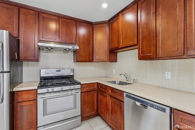 1547 Hudson Avenue, San Francisco, CA 94124