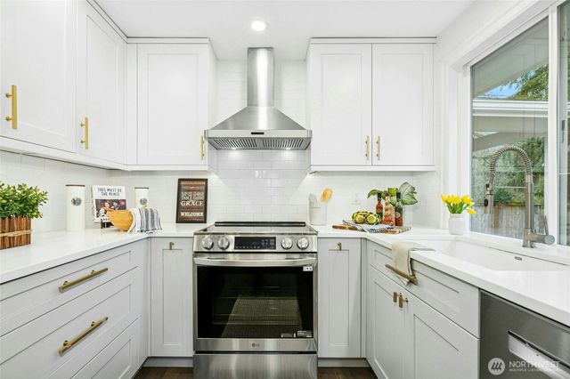 13416 NE 70th Street, Redmond, WA 98052