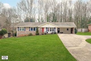 3047 Saint Charles Avenue, Gainesville, GA 30504