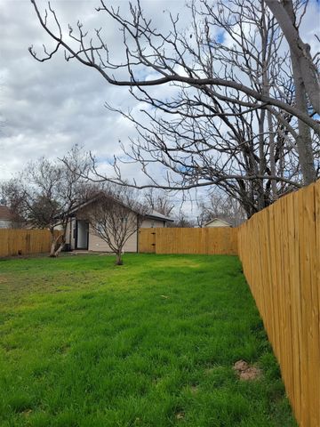 201 S 2nd Street, Bangs, TX 76823