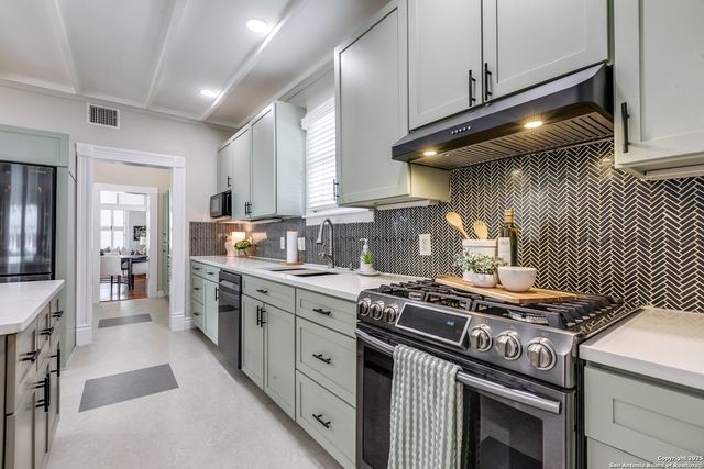 922 N Pine, San Antonio, TX 78202