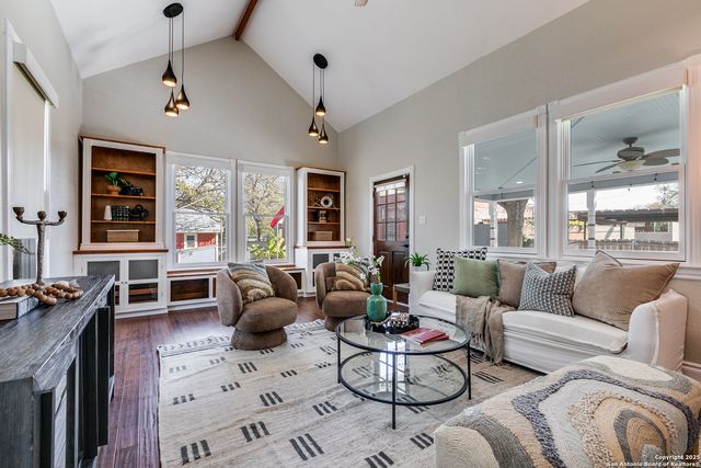 922 N Pine, San Antonio, TX 78202