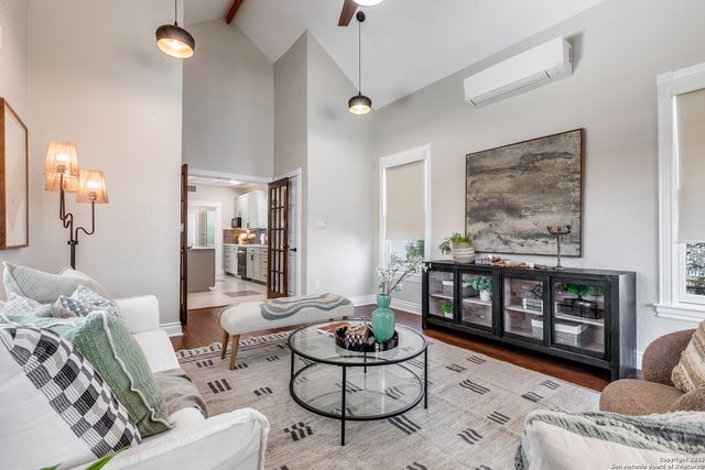 922 N Pine, San Antonio, TX 78202