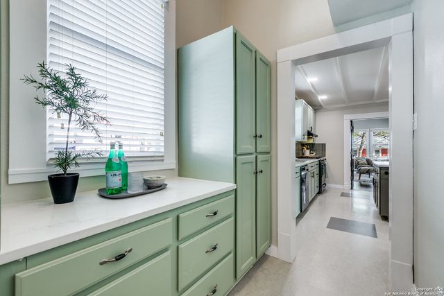 922 N Pine, San Antonio, TX 78202