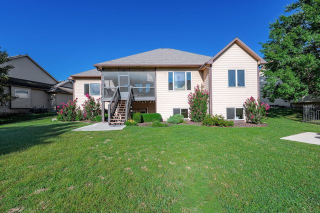 1427 E Timber Falls Ct, Andover, KS 67002