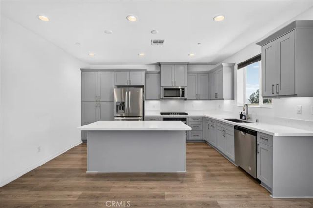 8010 Sorrento, Highland, CA 92346