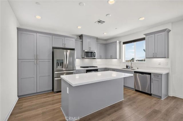 8010 Sorrento, Highland, CA 92346