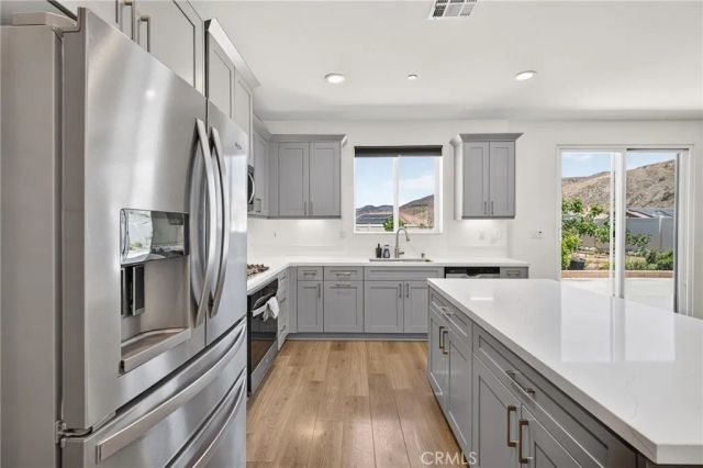 8010 Sorrento, Highland, CA 92346