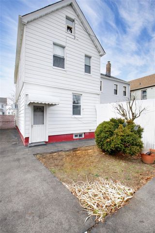 9031 204th Street, Hollis, NY 11423