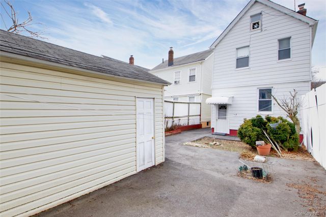 9031 204th Street, Hollis, NY 11423